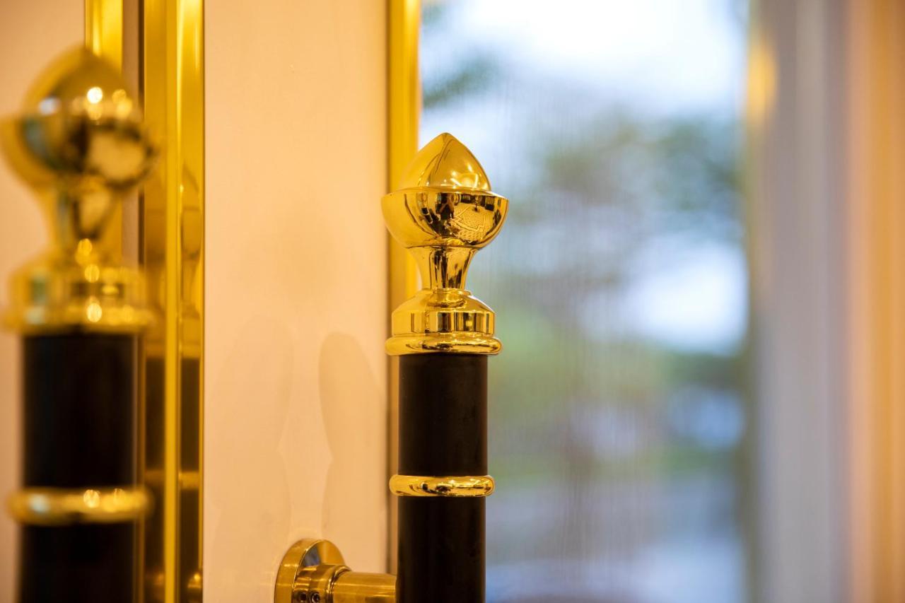 Ha Long Essence Hotel Bagian luar foto